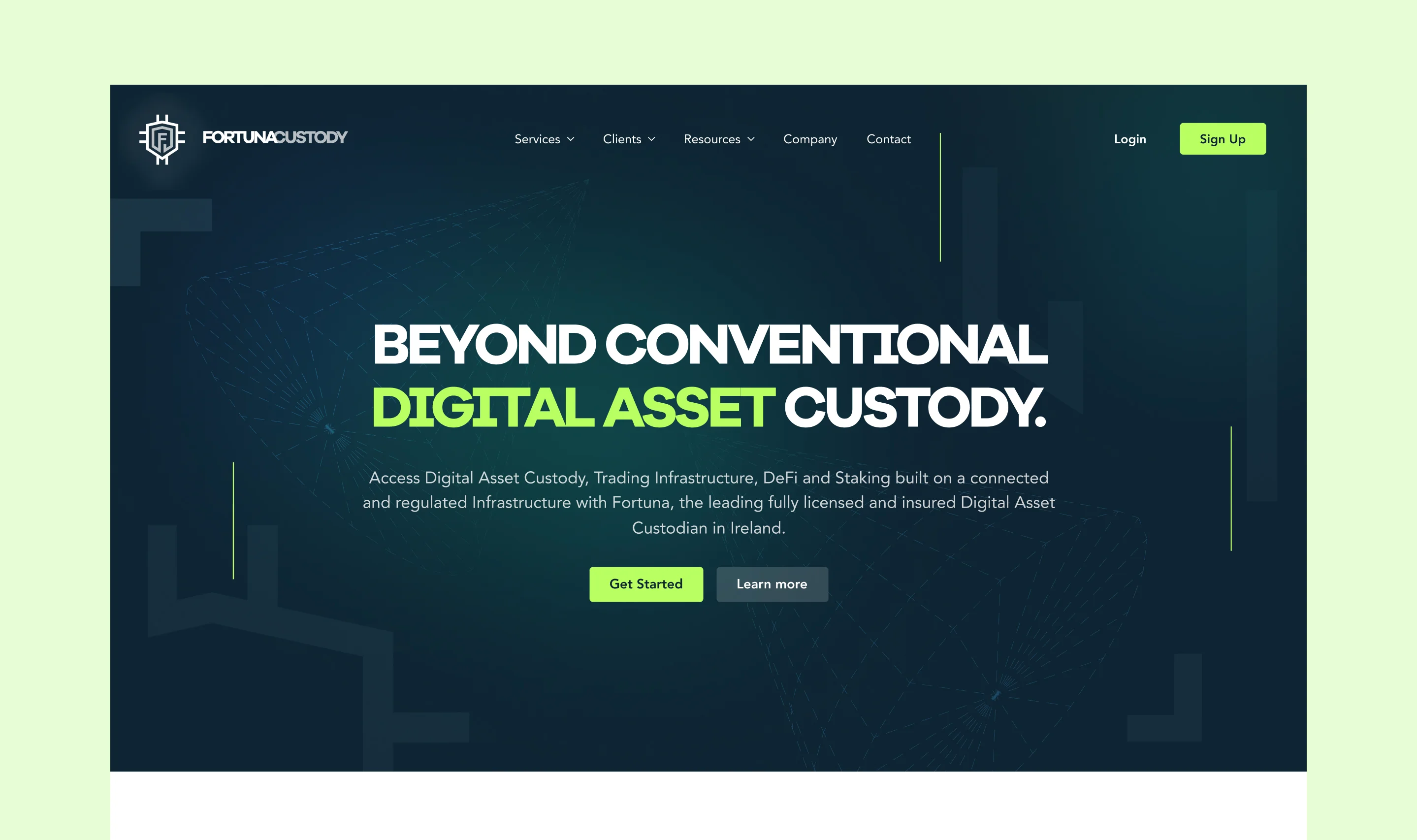 Página de inicio de Fortuna Custody sobre fondo verde azulado oscuro, con el titular "Beyond conventional digital asset custody", una barra de navegación y los botones Get Started y Learn more